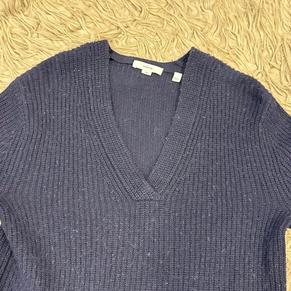 Vince shake ribknit navy cashmere sweater size medium - Picture 3 of 7